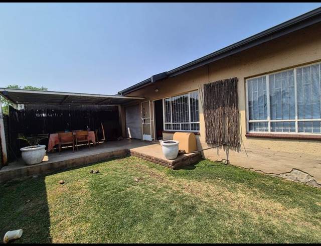 2 BEDROOM SIMPLEX FOR SALE IN VERWOERDPARK